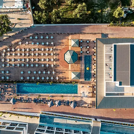 Hotell Caretta Paradise Hotel&waterpark 4*