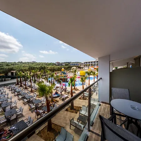 Caretta Paradise & Waterpark מלון 4*