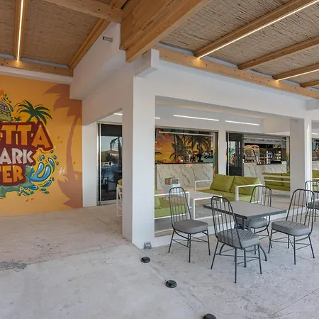 Caretta Paradise & Waterpark טרגקי