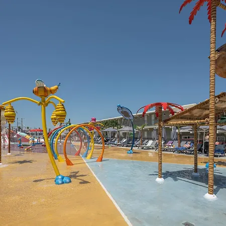 Caretta Paradise & Waterpark