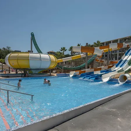 ホテル Caretta Paradise & Waterpark 4*