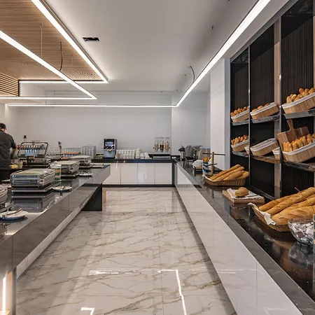 Caretta Paradise & Waterpark מלון