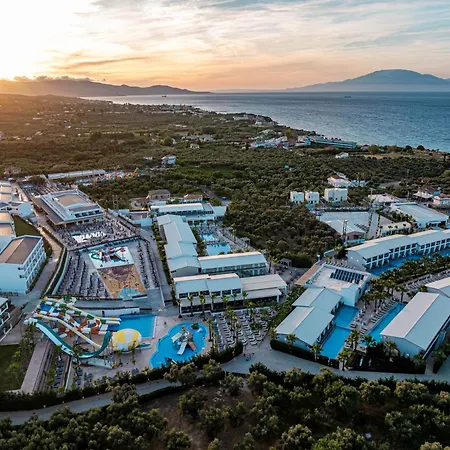 Caretta Paradise & Waterpark