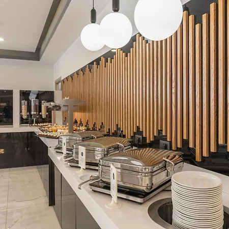 Caretta Paradise & Waterpark מלון