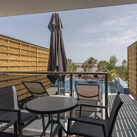 Caretta Paradise & Waterpark מלון