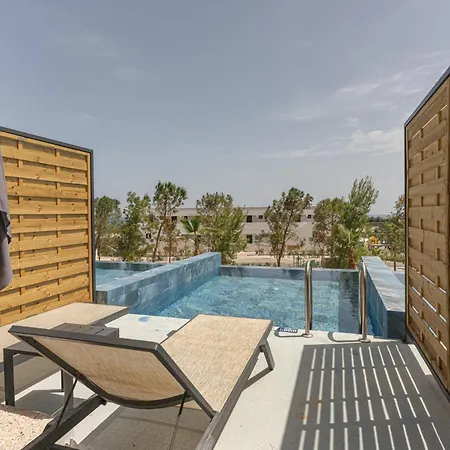 מלון Caretta Paradise & Waterpark טרגקי