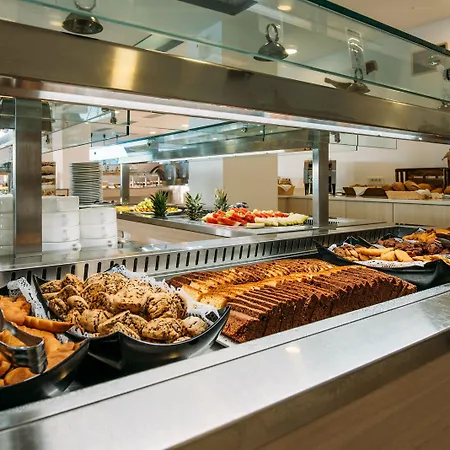 Caretta Paradise & Waterpark 4*