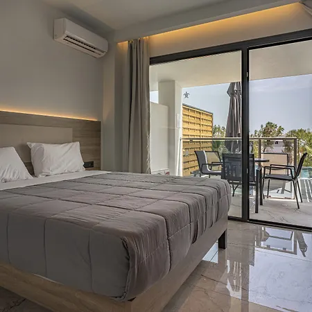 Caretta Paradise & Waterpark 4*