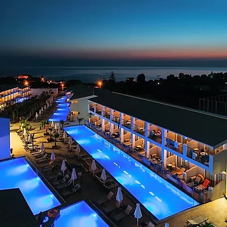 Caretta Paradise & Waterpark Hotel 4*