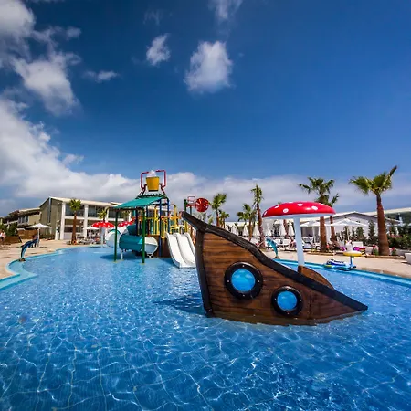 Caretta Paradise & Waterpark ホテル 4*