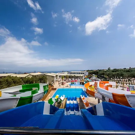 Caretta Paradise & Waterpark ホテル トラガキオン
