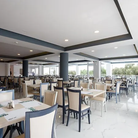 Caretta Paradise & Waterpark 4*