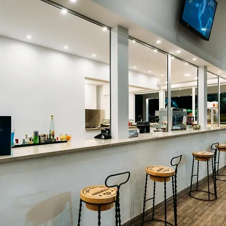 מלון Caretta Paradise & Waterpark