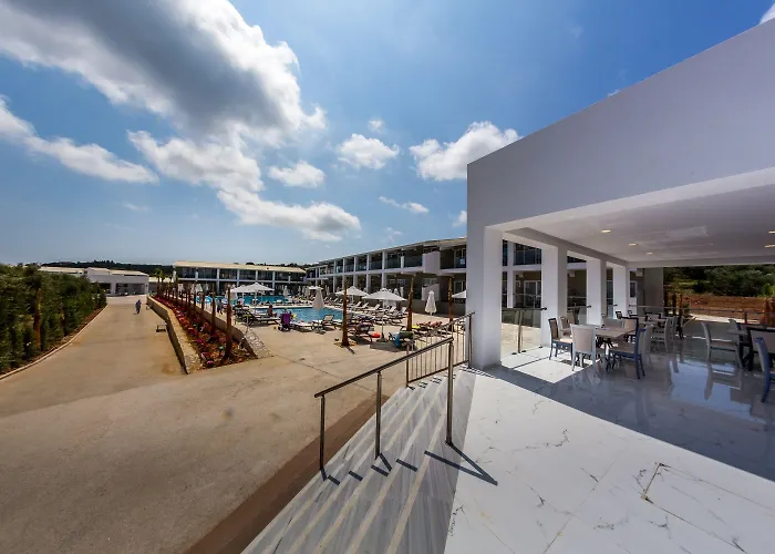 Caretta Paradise Resort&waterpark 4* Tragaki