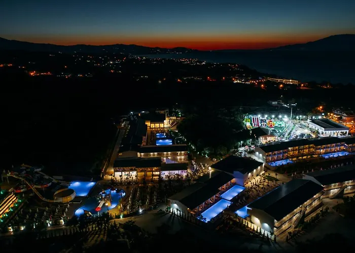 Hotell Caretta Paradise Resort&waterpark 4*