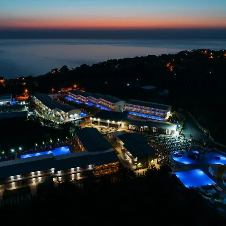 Hotel Caretta Paradise & Waterpark 4*