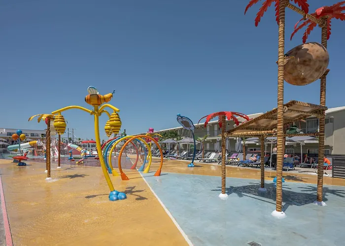 Caretta Paradise & Waterpark