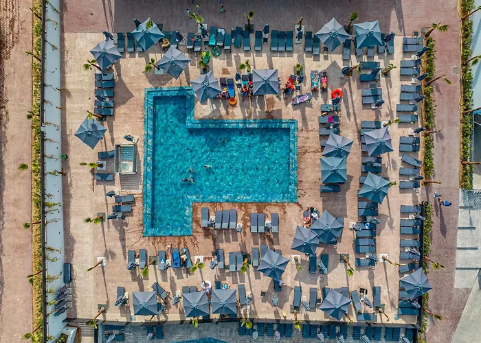 Caretta Paradise & Waterpark מלון