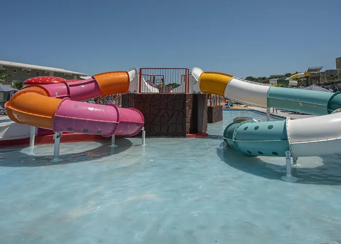 מלון Caretta Paradise & Waterpark 4*