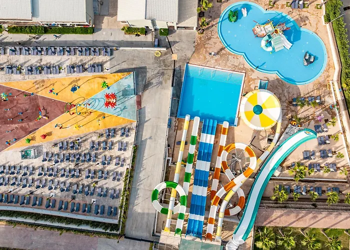 Caretta Paradise & Waterpark 酒店