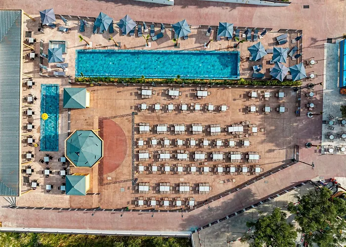 Caretta Paradise & Waterpark טרגקי