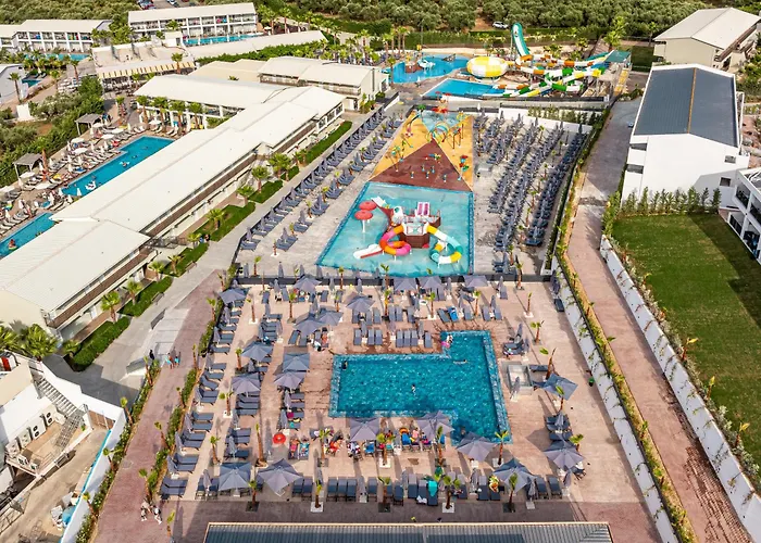 Caretta Paradise & Waterpark 4* טרגקי