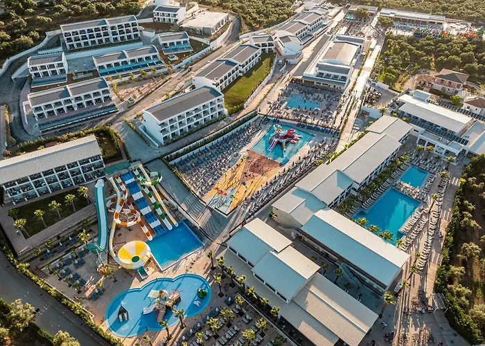 Caretta Paradise & Waterpark 酒店