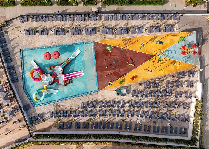 Caretta Paradise & Waterpark מלון 4*